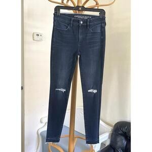 NWOT American Eagle Outfitters supper stretch x4 Distressed Hi-Rise Jegging 2reg